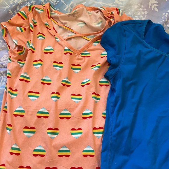 11 Assorted Blouses and T-Shirts - Picture 7 of 12